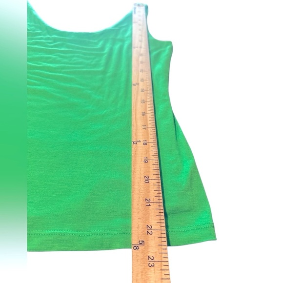 Double Zero Scoop Neck Tank Size Large Green Sleeveless Straight Hemline Stretch - Picture 10 of 10